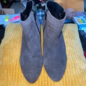 Diba gray heeled bootie’s
